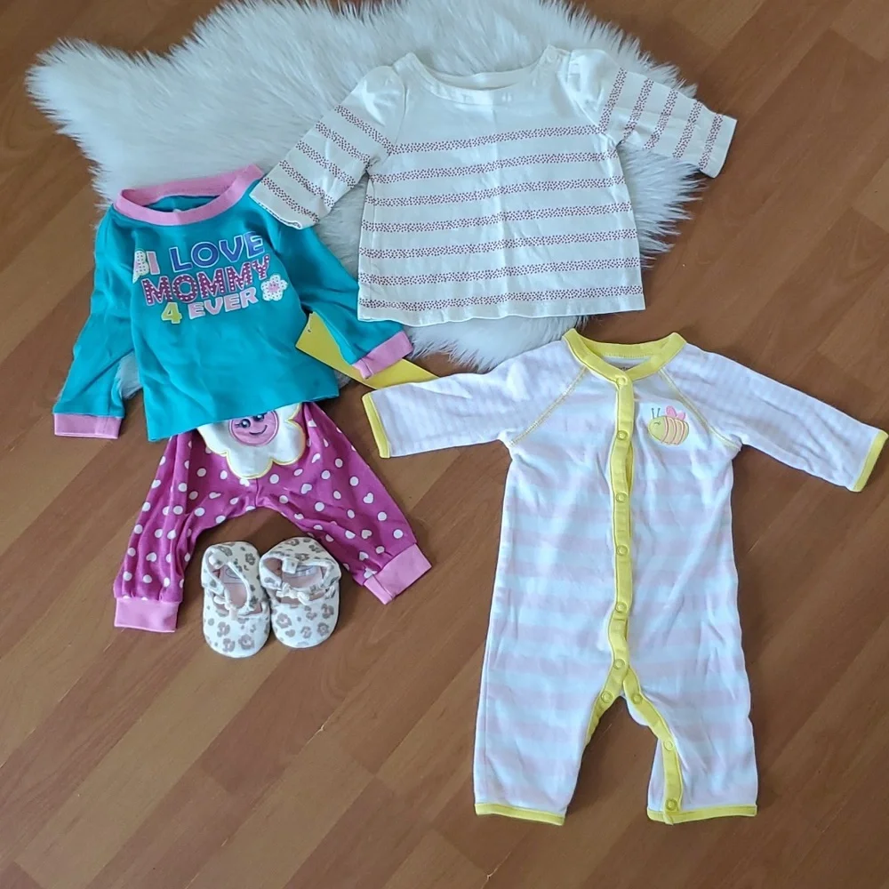 Infant girls lot of spring clothes sz 0-3 3months